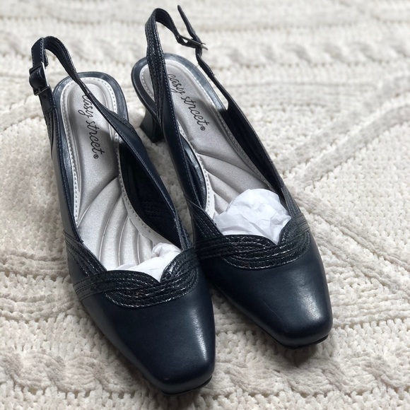 Easy Street Stunning heels - Picture 1 of 3